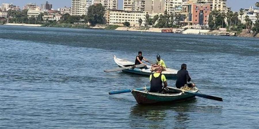 ألزهايمر
      قادها
      إلى
      قدرها،
      أمن
      الفيوم
      يكشف
      غموض
      العثور
      على
      جثة
      عجوز
      طافية
      ببحر
      البنات
