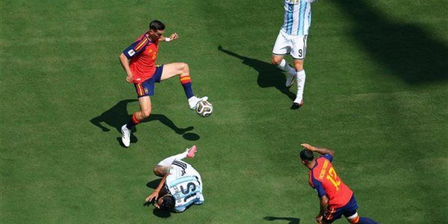 تعادل
      سلبي
      بين
      إسبانيا
      والأرجنتين
      في
      نهائي
      كأس
      العالم
      بعد
      60
      دقيقة