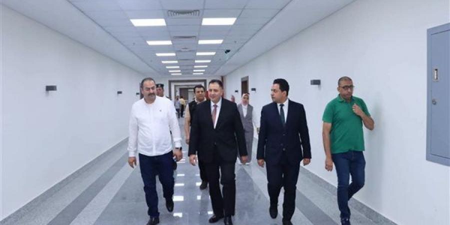 محافظ
      دمياط
      يوجّه
      بتيسير
      الإجراءات
      الإدارية
      بالمركز
      التكنولوجي
      وإنجاز
      طلبات
      المواطنين