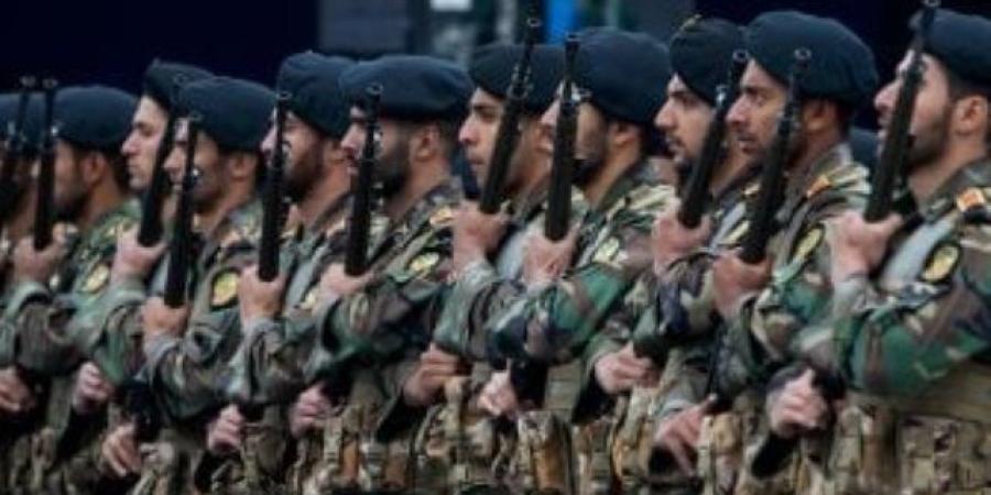 الجيش الإيراني يهدد الدول المتعاونة مع واشنطن بمنعها من عبور مضيق هرمز