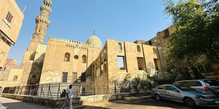 قبل
      افتتاحها،
      فيتو
      ترصد
      أعمال
      ترميم
      وتطوير
      قبة
      قايتباي
      بالقاهرة
      (صور)