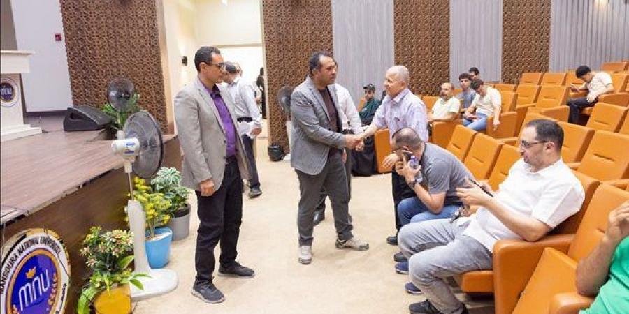 رئيس
      جامعة
      المنصورة
      الأهلية
      يتفقد
      أعمال
      استقبال
      الطلاب
      المرشحين
      للقبول
      من
      حملة
      الشهادات
      العربية
      والأجنبية