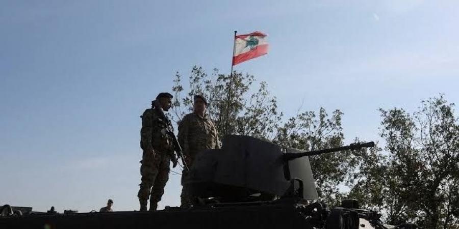 الجيش اللبناني يبدأ في الانتشار في بلدة بالجنوب بعد انسحاب القوات الإسرائيلية منها
