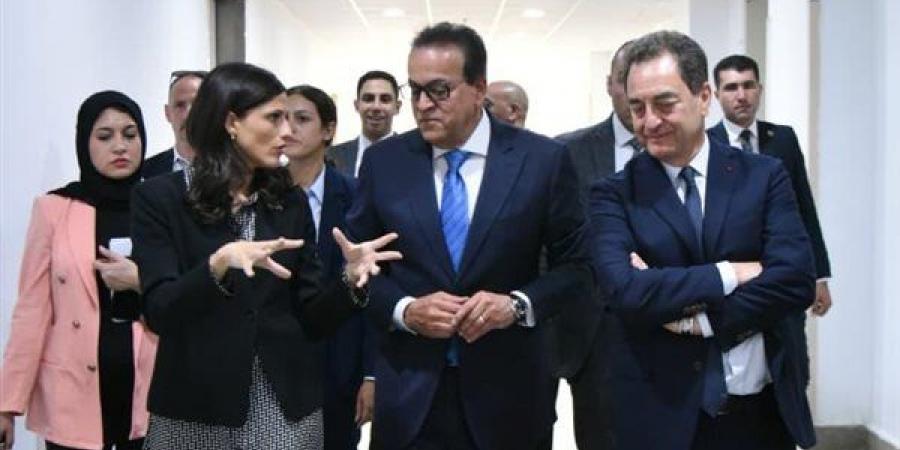 وزير
      الصحة
      يتسلم
      شحنة
      مساعدات
      طبية
      فرنسية
      جديدة
      دعمًا
      للجرحى
      الفلسطينيين