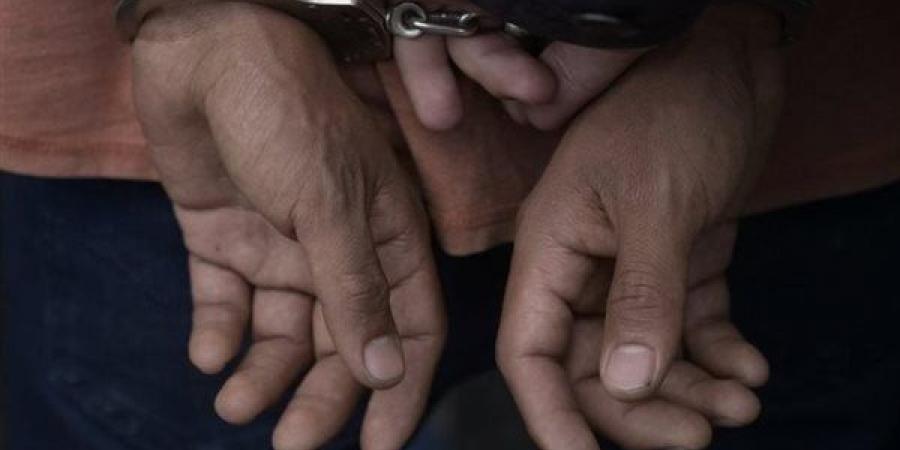 القبض
      على
      المتهم
      بالتعدي
      على
      فتاة
      تعمل
      بـ"أتيليه"
      في
      طنطا