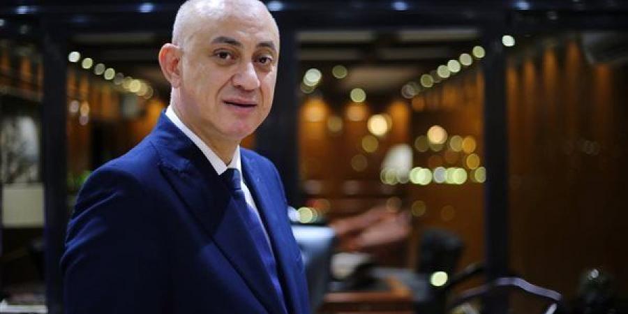 على
      غرار
      واقعة
      رجائي
      عطية،
      وفاة
      المحامي
      عصام
      البطاوي
      إثر
      أزمة
      قلبية
      داخل
      جنايات
      قنا