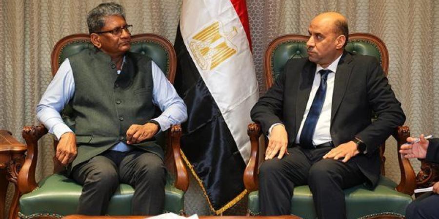 وزير
      العمل
      والسفير
      الهندي
      يبحثان
      شراكة
      جديدة
      للتدريب
      والتشغيل
      ودعم
      الاستثمار