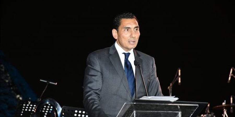 "اسمك
      مينفعش
      عندنا"،
      وزير
      الرياضة
      يأمر
      بالتحقيق
      في
      واقعة
      استبعاد
      ناشئ
      من
      اختبارات
      الكرة