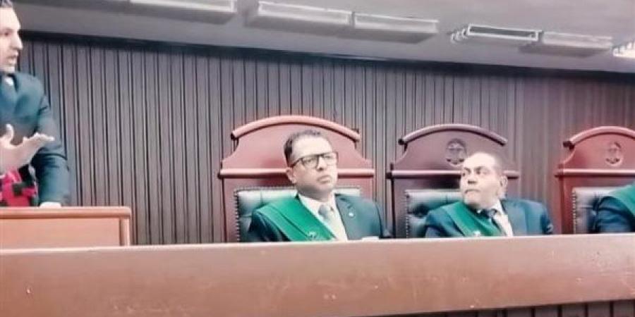 المشدد
      15
      عامًا
      للأم
      وشريكها
      بعد
      تعذيب
      طفلها
      حتى
      الموت
      في
      شبرا
      الخيمة