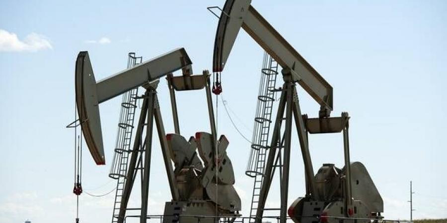 النفط
      يقفز
      4%
      وواشنطن:
      إيران
      غير
      جادة
      في
      المفاوضات