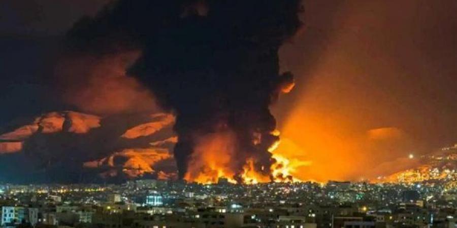 وكالة "فارس": دوي انفجارات يهز ميناء ماهشَهر ومدينة تبريز