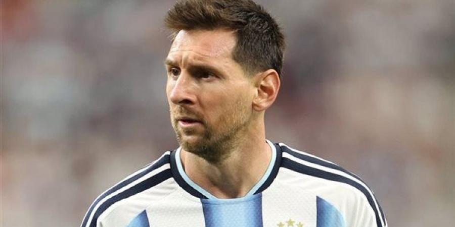 فيفا
      يوجه
      ضربة
      صادمة
      لـ"ميسي"
      بعد
      خسارته
      كأس
      العالم