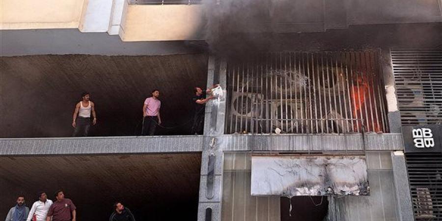 اندلاع
      حريق
      في
      محل
      تجاري
      بالشيخ
      زايد