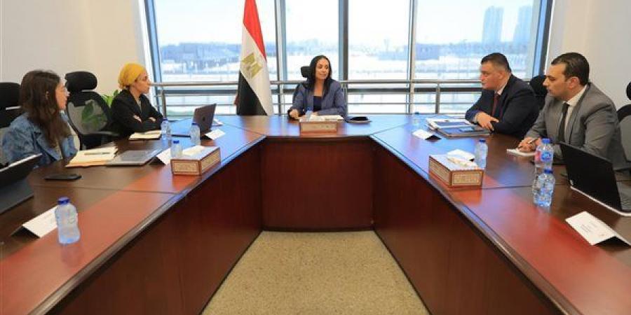 وزيرة
      التضامن
      تستعرض
      خطة
      تطوير
      صندوق
      رعاية
      المسنين