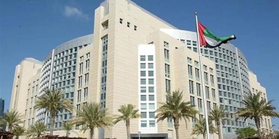 الإمارات
      تدين
      تجدد
      الهجمات
      الإيرانية
      على
      الكويت
      والبحرين
      والأردن
