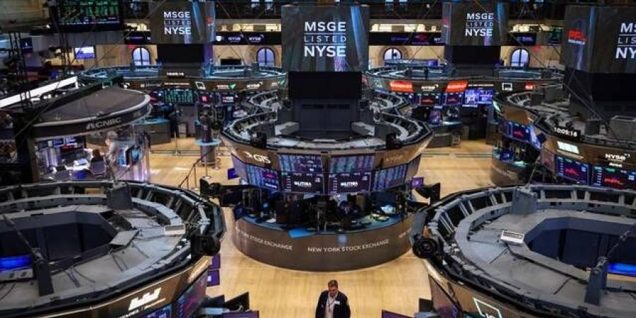 الأسهم
      الأمريكية
      تتراجع
      بفعل
      مخاوف
      الذكاء
      الاصطناعي
      وارتفاع
      أسعار
      النفط
