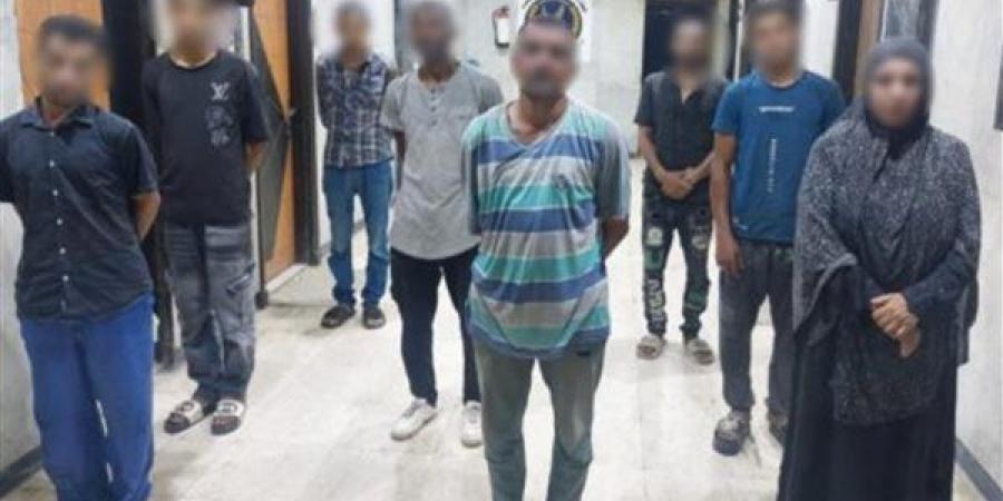 "استغلوا
      براءة
      الأطفال
      في
      الشوارع"..
      سقوط
      8
      متهمين
      بتشغيل
      الأحداث
      في
      التسول
      وبيع
      السلع
      بالقاهرة