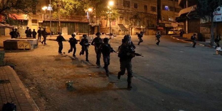 جيش
      الاحتلال
      يعلن
      اعتقال
      فلسطينيين
      بمستشفى
      نابلس
      بدعوى
      إطلاق
      نار
