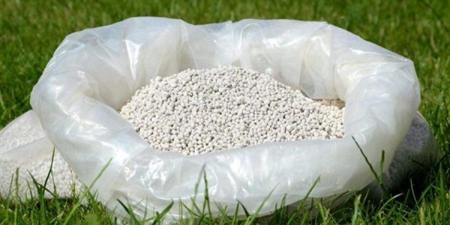 يصل
      إلى
      3090
      جنيها،
      ارتفاع
      أسعار
      الأسمدة
      اليوم
      في
      الأسواق