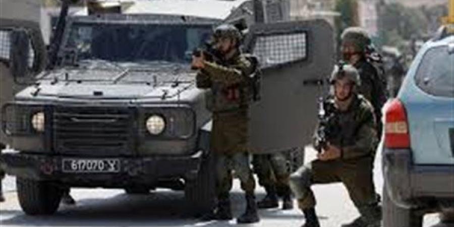 جيش
      الاحتلال
      ينفذ
      حملة
      اعتقالات
      بالضفة
      الغربية