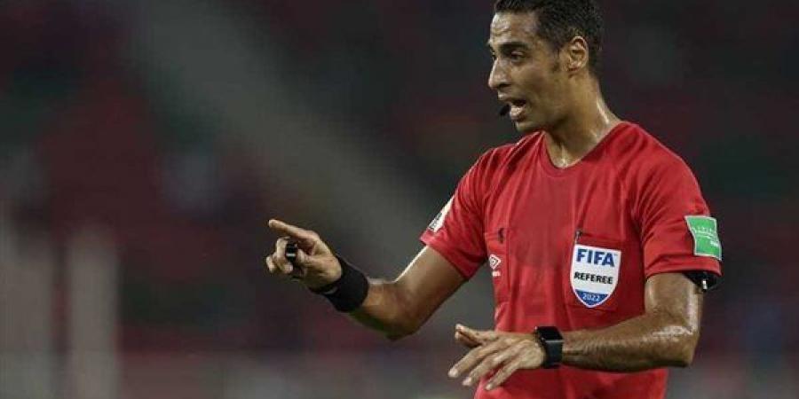 أمين
      عمر
      يكشف
      رد
      فعله
      لحظة
      إعلان
      اختياره
      حكما
      بكأس
      العالم