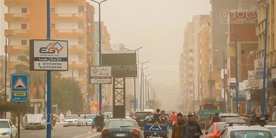 الأرصاد
      تحذر:
      رياح
      وأتربة
      كثيفة
      قادمة
      من
      السودان
      إلى
      مصر