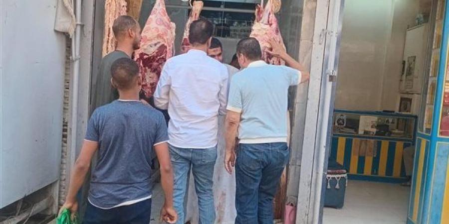 حملات
      تموينية
      مكثفة
      على
      المخابز
      والمحال
      في
      قنا
      (صور)