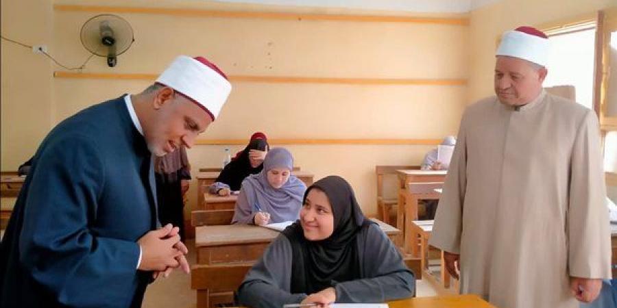 بالأسماء،
      الطلاب
      الحاصلون
      على
      المراكز
      الثلاثة
      الأولى
      بالقسم
      العلمي
      بالثانوية
      الأزهرية