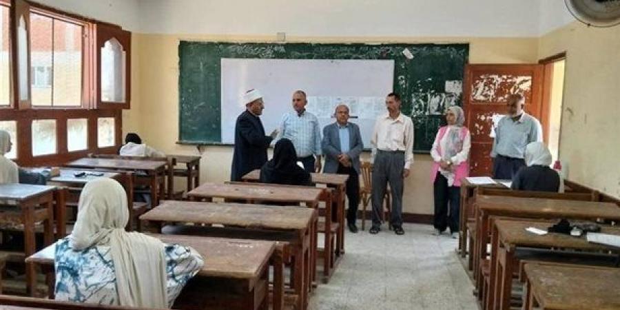 الثامنة
      بالثانوية
      الأزهرية
      2026
      إيمان
      هاني:
      فوجئت
      بالنتيجة
      وصديقتي
      كانت
      أول
      من
      أخبرني