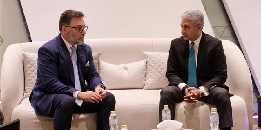 وزير
      السياحة
      يؤكد
      حرص
      مصر
      علي
      تعزيز
      التعاون
      السياحي
      مع
      البوسنة
      والهرسك