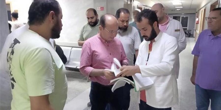 وكيل
      "الصحة"
      بالدقهلية
      يمهل
      مستشفى
      تمي
      الأمديد
      72
      ساعة
      لتصحيح
      المخالفات
      وتحسين
      النظام
      والنظافة