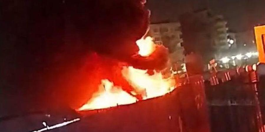 حريق
      هائل
      في
      مولد
      كهرباء
      بمحيط
      أعمال
      محطة
      مترو
      "نصر
      الثورة"
      بالهرم
      (صور)