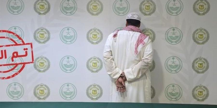 مكافحة
      المخدرات
      تقبض
      على
      مروج
      للإمفيتامين
      وأقراص
      خاضعة
      لتنظيم
      التداول
      الطبي
      في
      نجران