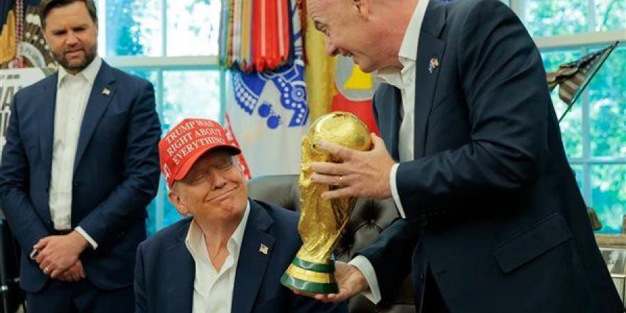 إنفانتينو
      يهاجم
      منتقدي
      كأس
      العالم:
      البطولة
      جلبت
      الفرح
      وليس
      الكراهية