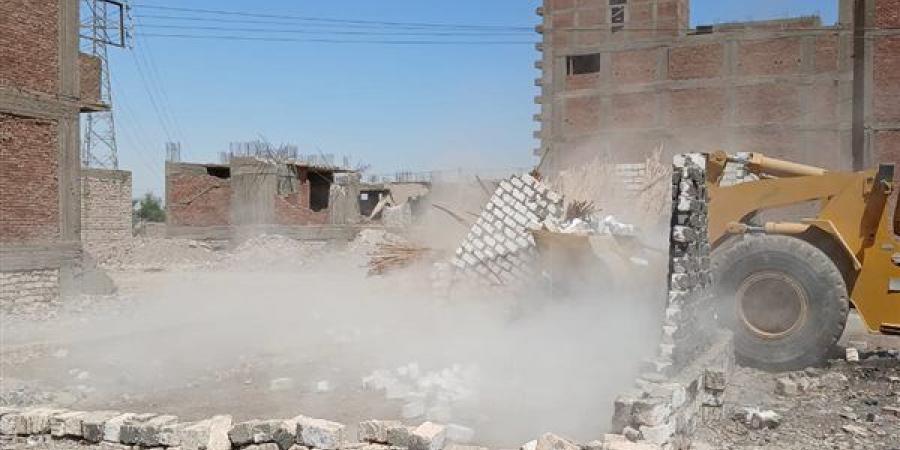 وزيرة
      التنمية
      المحلية:
      إزالة
      42
      ألف
      حالة
      تعدٍّ
      ومخالفة
      خلال
      الموجة
      الـ29