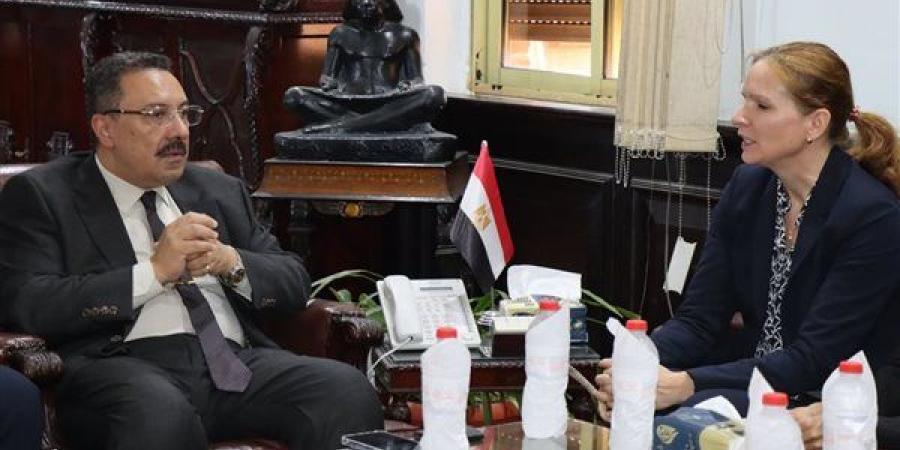 جامعة
      الإسكندرية
      تبحث
      مع
      الهيئة
      الألمانية
      للتبادل
      العلمي
      تعزيز
      التعاون
      المشترك