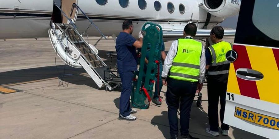 سفارة
      المملكة
      في
      مصر
      تتابع
      إخلاءً
      طبيًا
      لمواطنَين
      سعوديين
      إلى
      المملكة
      لاستكمال
      العلاج