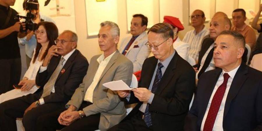 رئيس
      دار
      الأوبرا
      يفتتح
      معرض
      "حرف
      واحد
      يجعلك
      تقع
      في
      حب
      الصين"