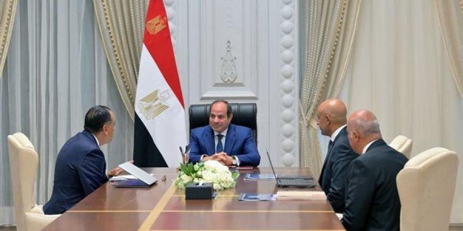 تطوير
      المنظومة
      التعليمية:
      السيسي
      يقود
      جهود
      تحديث
      المناهج
      وأساليب
      التدريس..
      والتوسع
      في
      إنشاء
      المدارس
      وتعزيز
      التحول
      الرقمي..
      وربط
      العملية
      التعليمية
      باحتياجات
      الاقتصاد
      الوطني
      وسوق
      العمل
      المحلي
      والدولي