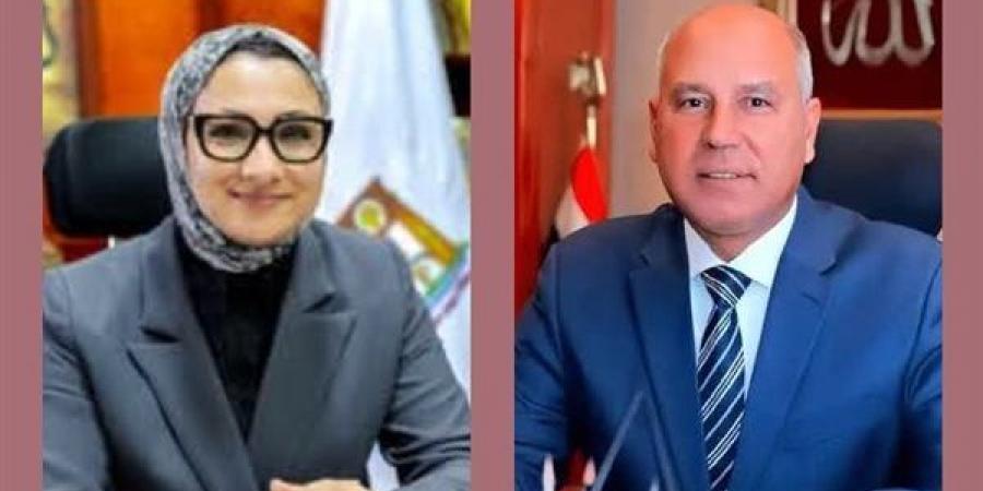 وزير
      النقل
      يبحث
      مع
      محافظ
      الوادي
      الجديد
      دفع
      معدلات
      العمل
      بمشروعات
      الطرق
      الجارية
      والمستقبلية