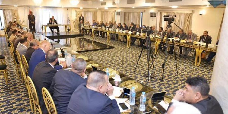 التصدي
      لتزوير
      الدمغة
      وإنشاء
      مواقع
      إلكترونية
      للفرعيات،
      تعرف
      على
      أبرز
      قرارات
      اجتماع
      المحامين
      اليوم