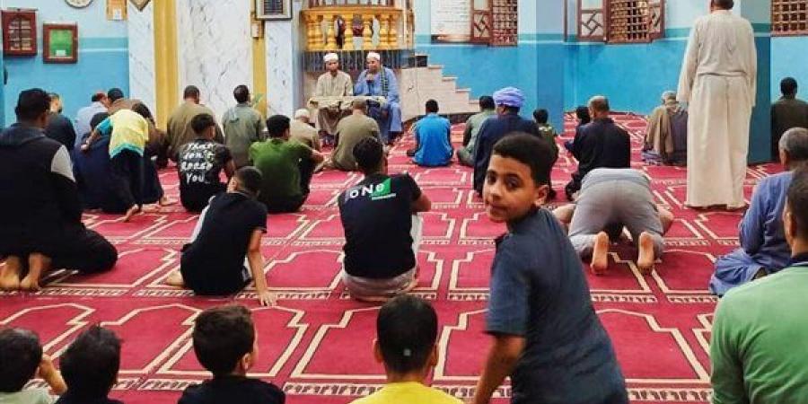 أوقاف
      الفيوم
      تنظم
      ندوات
      في
      150
      مسجدا
      بعنوان"محبة
      الوطن
      من
      الإيمان"