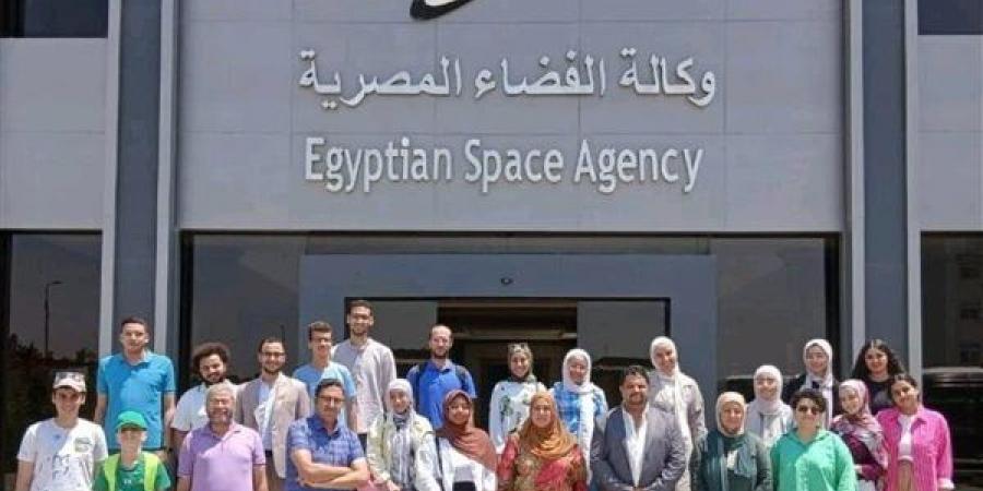 جامعة
      القاهرة
      تنظم
      زيارة
      علمية
      إلى
      وكالة
      الفضاء
      المصرية