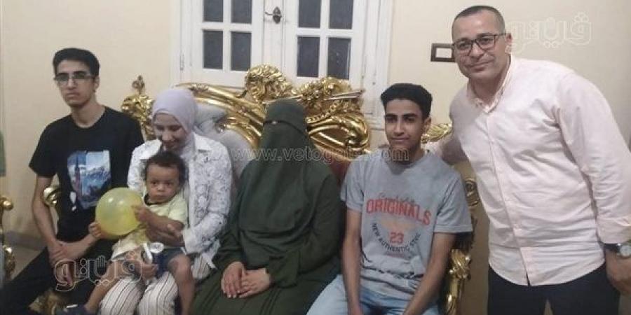 ترملت
      وربّت
      4
      أبناء
      منهم
      3
      أطباء،
      أم
      رابع
      الجمهورية
      بالثانوية
      العامة
      ببني
      سويف:
      قولوا
      ما
      شاء
      الله
      (فيديو)