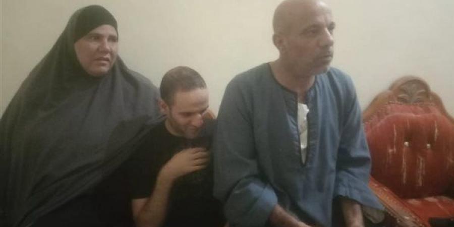 أحمد
      مجدي
      الأول
      على
      الجمهورية
      بالثانوية
      العامة
      "مكفوفين":
      تأخير
      إعلان
      النتيجة
      قلقني
      وحلمي
      دراسة
      الكمبيوتر