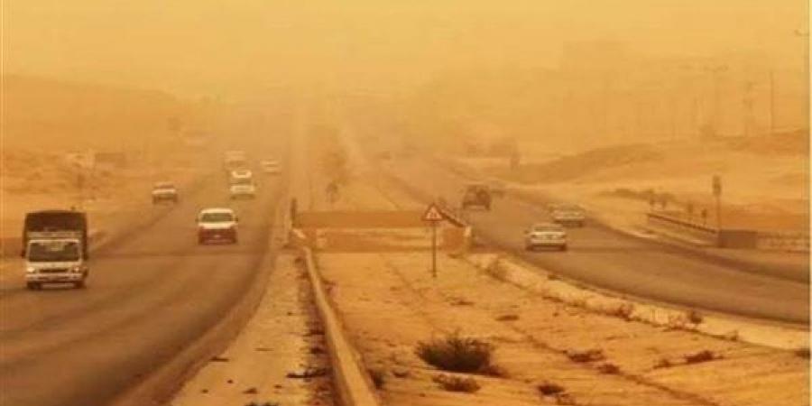 عاصفة
      تتجه
      نحو
      ساحل
      ليبيا
      وتحذيرات
      من
      فيضانات
      بين
      طرابلس
      ومصراته