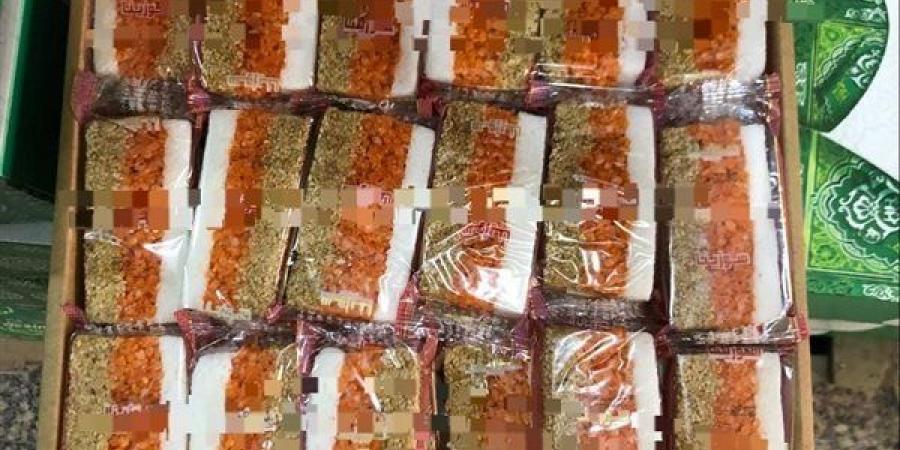 ضبط
      مصنع
      غير
      مرخص
      لحلوى
      المولد
      والتحفظ
      على
      320
      كيلو
      من
      المنتجات
      بالقليوبية
