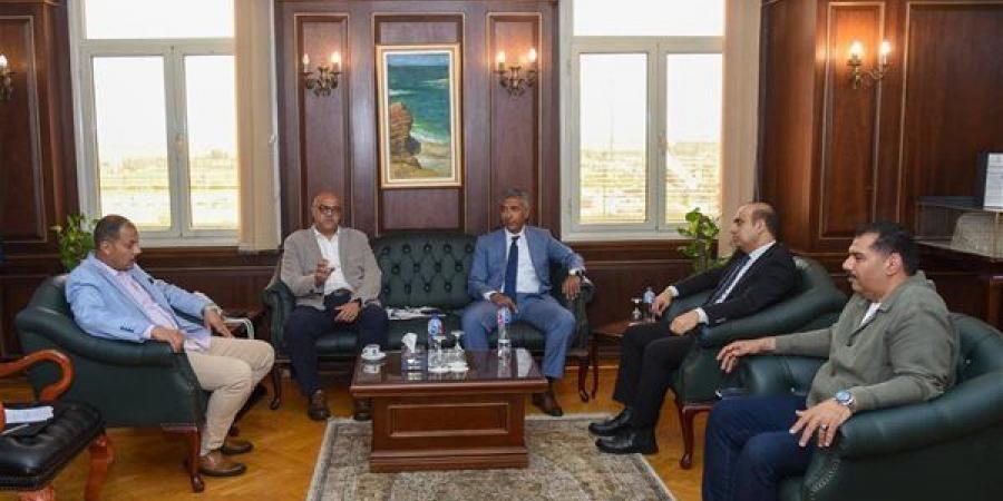 محافظ
      الإسكندرية
      يواصل
      تنفيذ
      توجيهات
      وزيرة
      التنمية
      المحلية
      لتحسين
      منظومة
      النظافة
      بالمحافظة