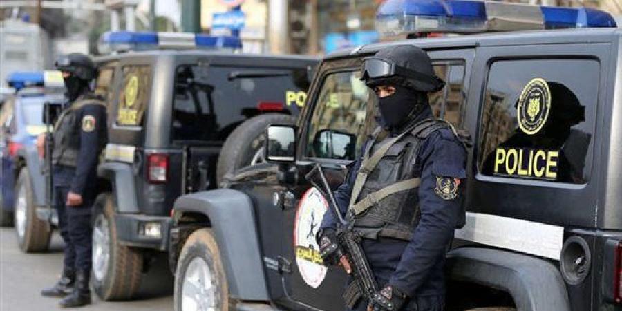 مصرع
      أمين
      شرطة
      على
      يد
      زميله
      في
      مشاجرة
      بسوهاج