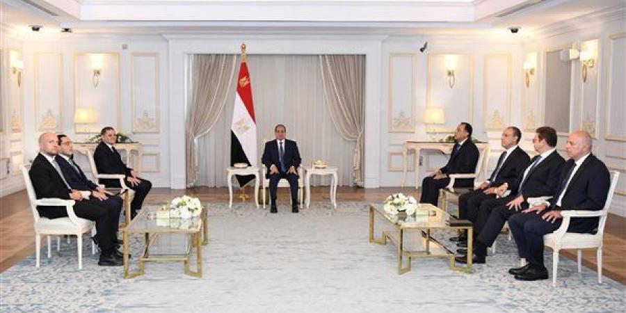 السيسي
      لـ
      الدبيبة:
      مصر
      حريصة
      على
      استقرار
      ليبيا
      وضمان
      وحدة
      وسلامة
      أراضيها..
      أهمية
      تعزيز
      التعاون
      في
      الكهرباء
      والطاقة
      والبنية
      التحتية
      وإعادة
      الإعمار..
      وضرورة
      العمل
      على
      زيادة
      التبادل
      التجاري
      والاستثماري